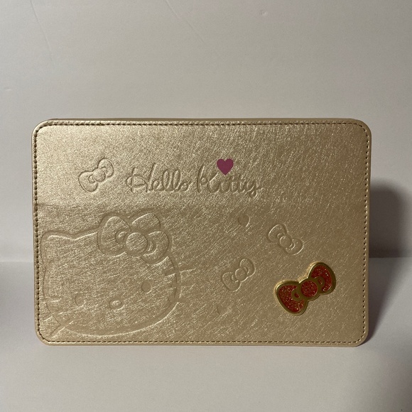 🍀 Hello Kitty Leather Case for iPad Mini - Light Gold Generation 1/2/3 NEW 🍀 - Picture 2 of 7
